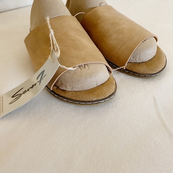 BNWT SEVEN7 MALIBU SANDAL color TAN, # SIZE 9 - Picture 3 of 7